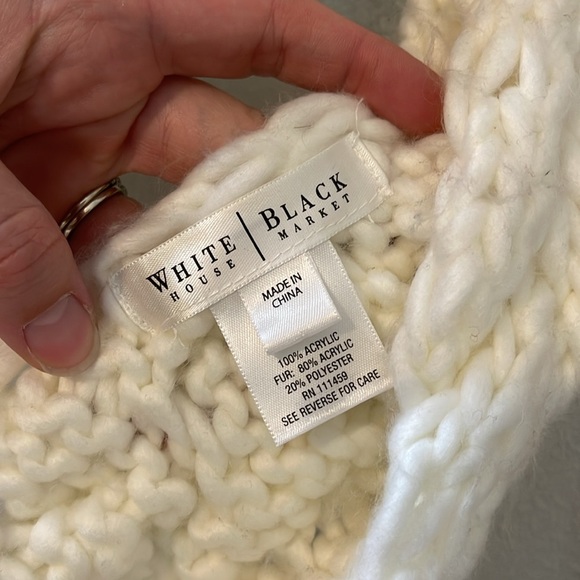 White House Black Market Winter Scarf - Picture 5 of 7